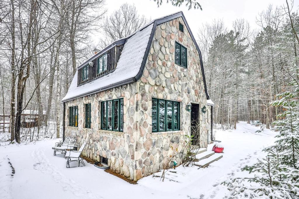 Lac du Flambeau House | The Stone House- Minocqua