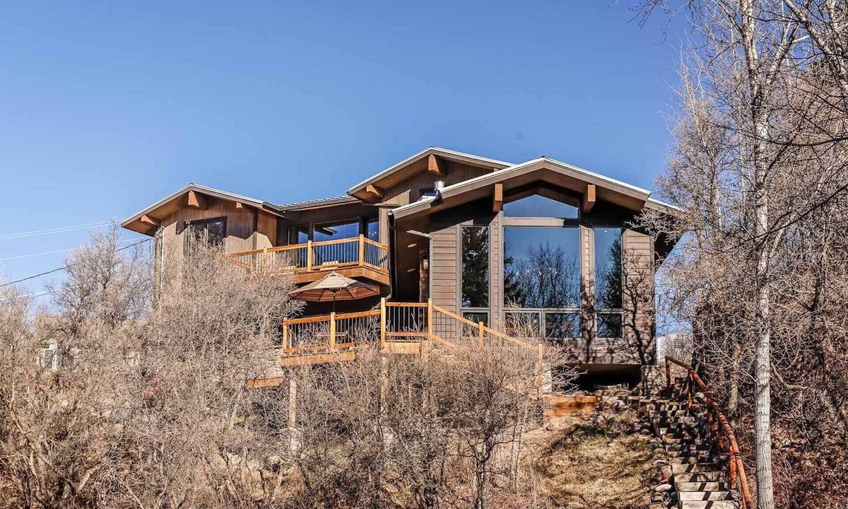 Woody Creek House | The Woody Creek Chalet on the Roaring Fork River