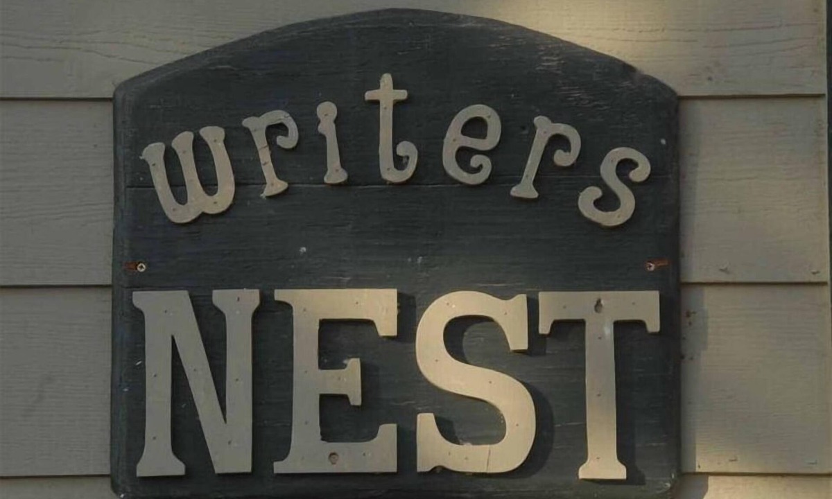 Evergreen Cabin | The Writers Nest - Perfect Romantic Location BEAT THE HEAT at5 9000 Feet