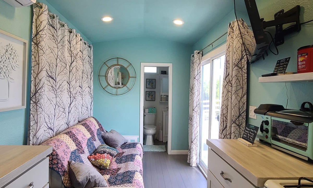 Valley Center Cottage | Tiny Home in Bulldog Paradise with free puppy love ❤️