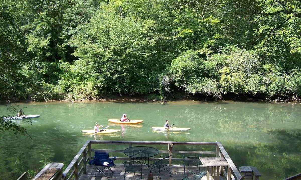 Mineral Bluff Cabin | TOCCOA FISH TRAP- A FISHERMAN`S DREAM CABIN.DOG FRIENDLY,TOCCOA RIVER