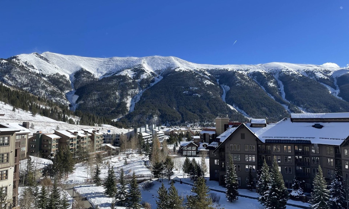 Copper Mountain Condo | TOP FLOOR corner condo in Prime Center Village with Amazing Mountain Views