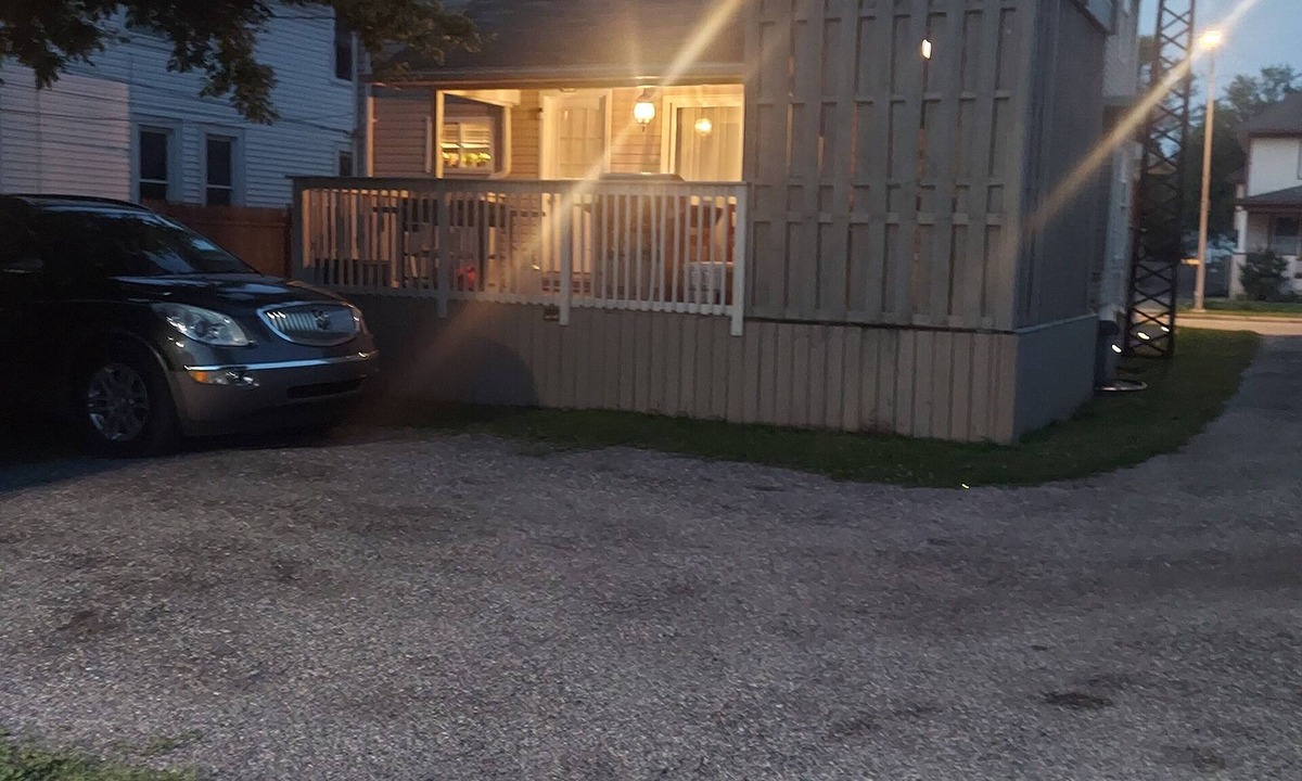 Toledo House | Top Notch Nest-Soothing 4-bedroom,3 bathroom house with Ac in charming Toledo