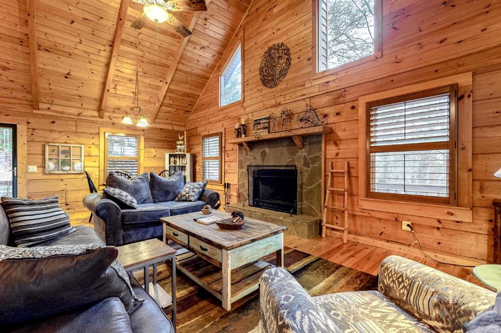 Blue Ridge House | TreeHouse Hideaway