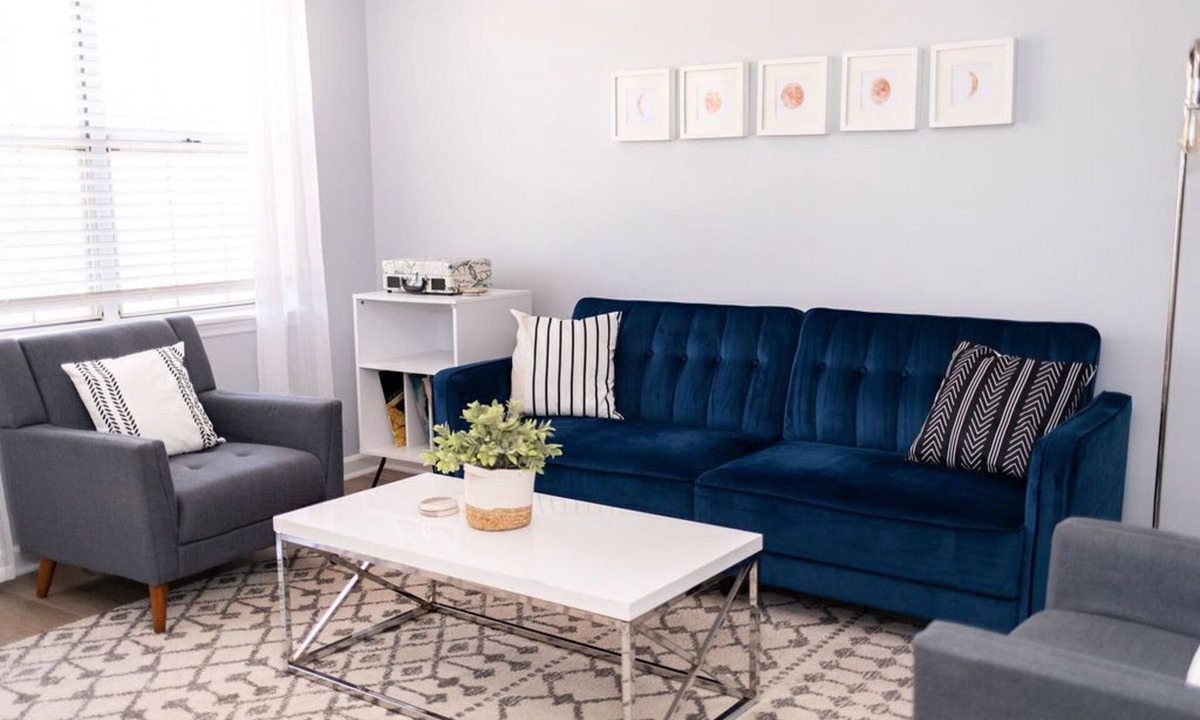 Athens Condo | TRENDY 2 BR CONDO ON S. MILLEDGE. CLEAN AND CLOSE TO EVERYTHING!/2