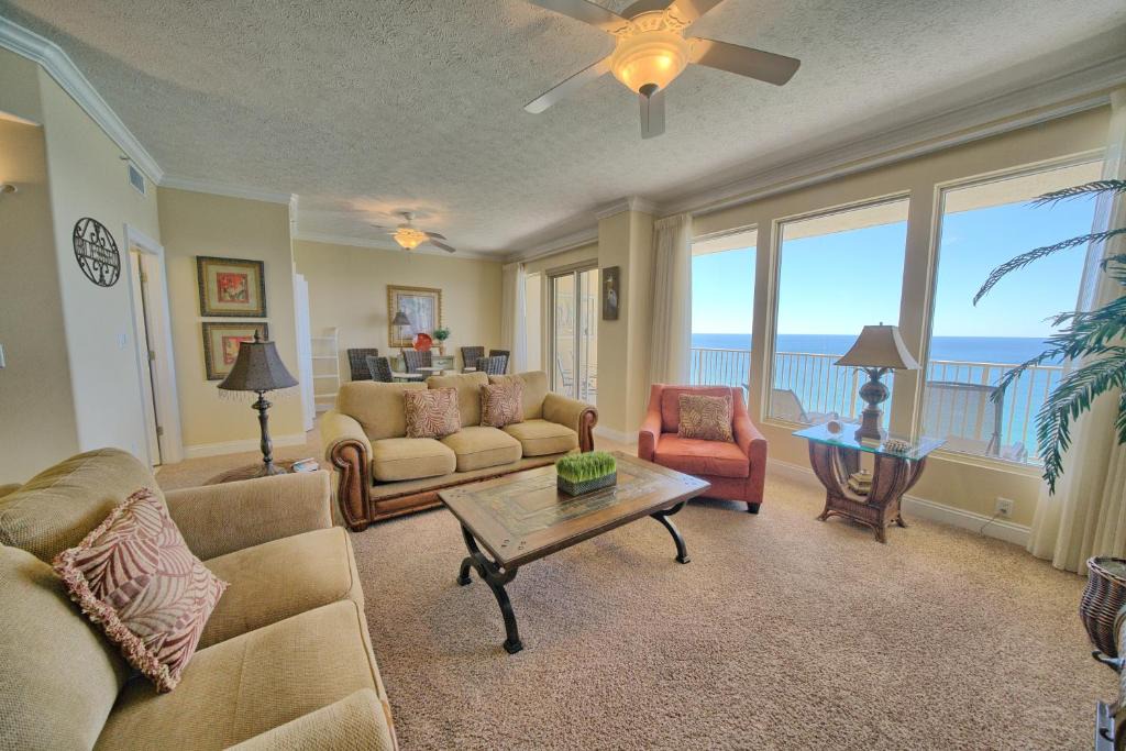 Panama City Beach Apartment | Tropical Oceanfront Condo Unit 1806