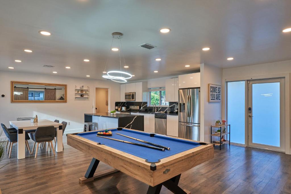 North Miami Villa | Tropical Vibes New Luxe Villa