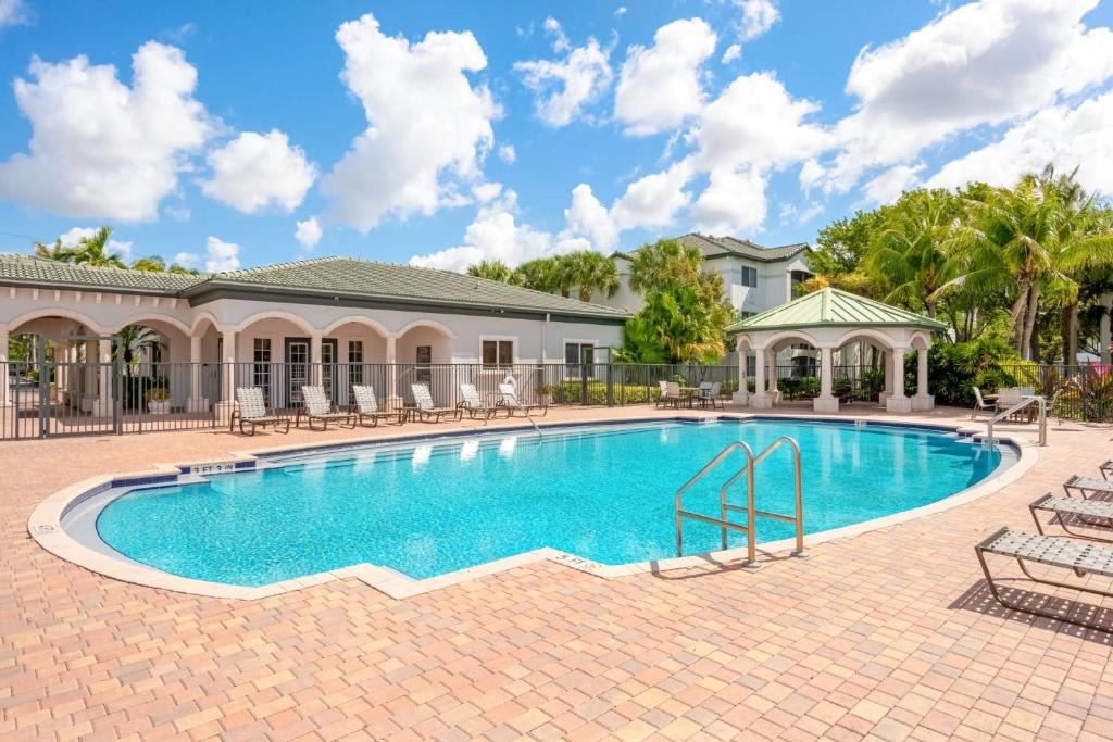 Davie Apartment | Tucker at Palm Trace Landings Fort Lauderdale