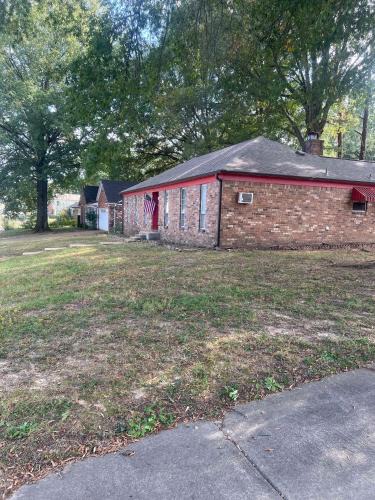 Memphis House | Tulip Tree Cottage
