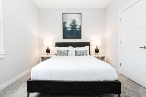Music Row Apartment | TWO CozySuites Stunning Music Row Condos with parking