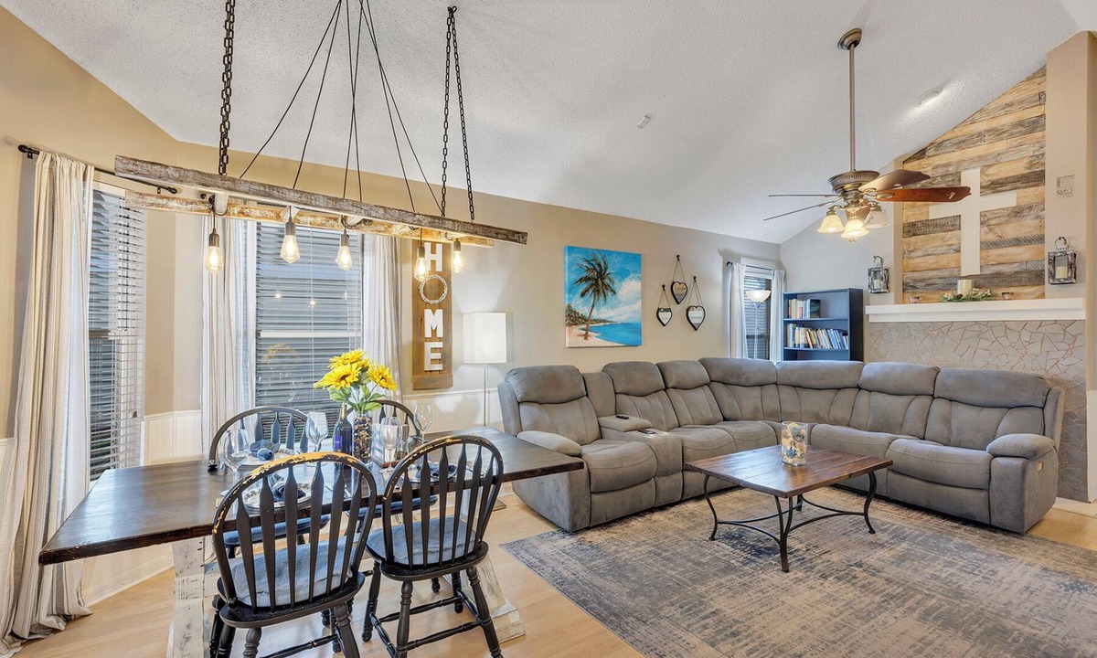 Oviedo House | 🧡 Unique 6/3, Pool, Pergola, 🎥 Movie/Game Room, UCF, Disney, Beaches, 5⭐!