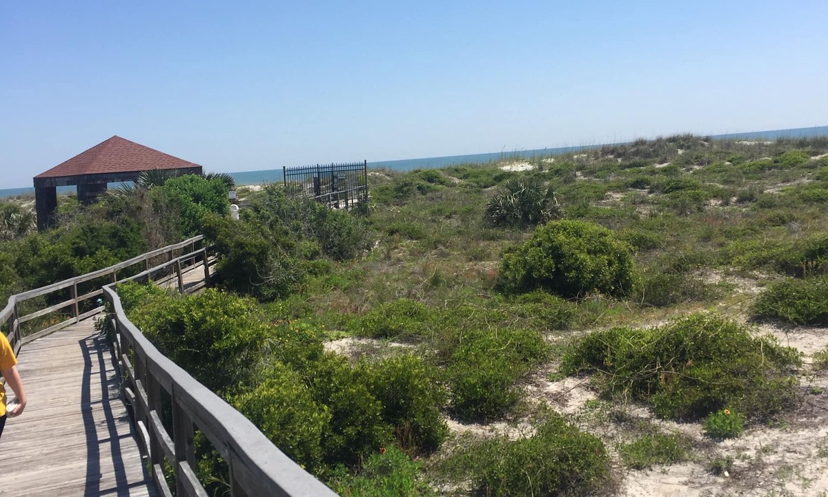 Butler Beach Condo | Updated and comfortable Ocean Hibiscus condo! Great location on Butler Beach!