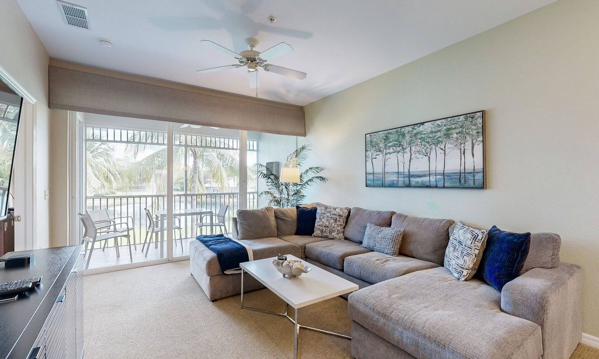 Naples Condo | Upgraded Greenlinks Golf Villas Condo | All-New Appliances | Luxe Pool & Spa