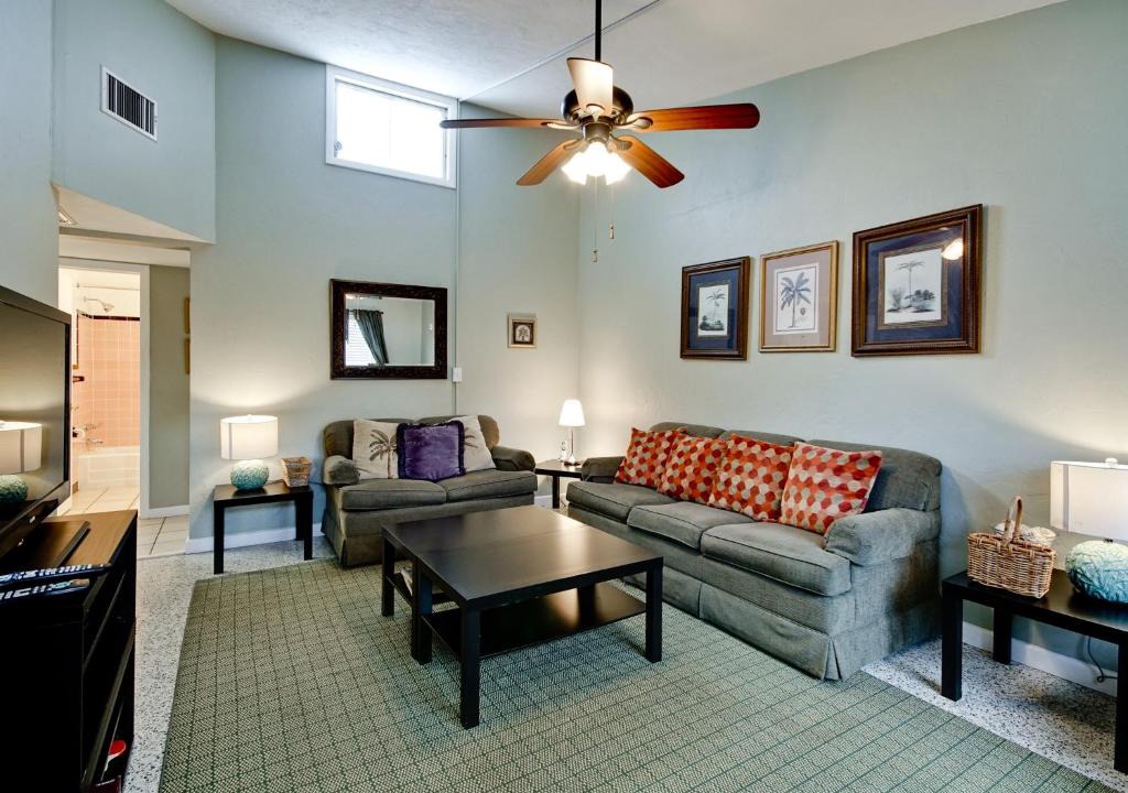Golden Beach House | Venice Harbor 606, 2 Bedrooms, WiFi, Sleeps 4, Pet Friendly