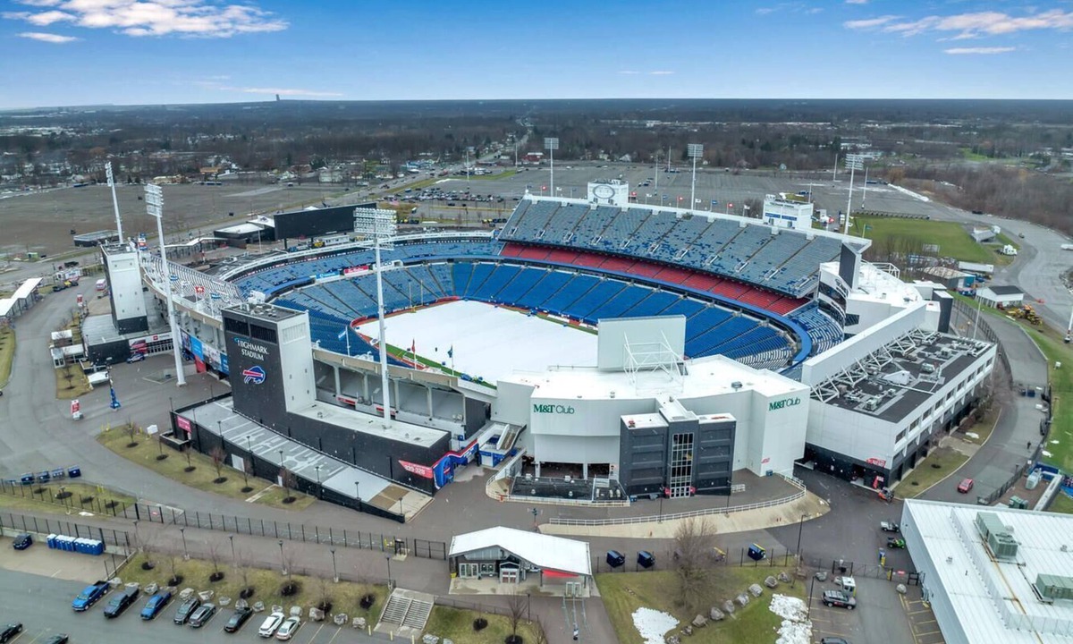 Orchard Park House | Walk 2 Stadium | Ping Pong/Darts | K Bed