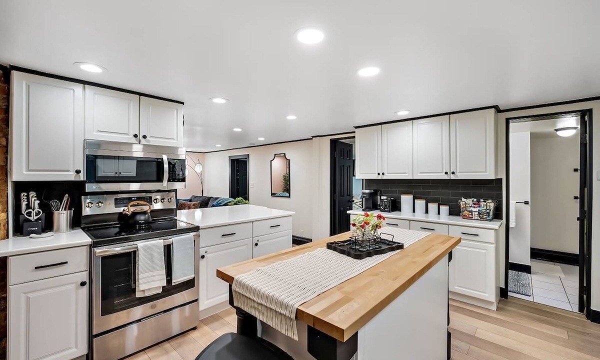 City Park West Apartment | Walk Everywhere! Garden Level in Heart of Denver.