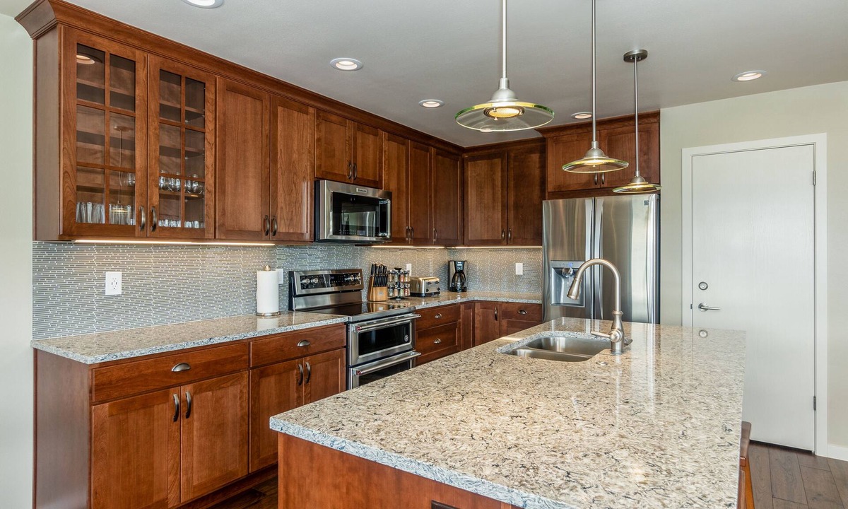 Wapato Point Condo | Wapato Point Halmalka Condo 510B 3 Bed 2 Bath Sleeps 8, Lake Views, Next to Pool