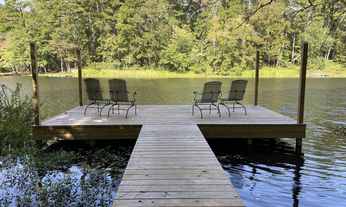 Holly Lake Ranch House | Waterfront Cabin on Holly Lake, sleeps 6, private boat dock with canoe