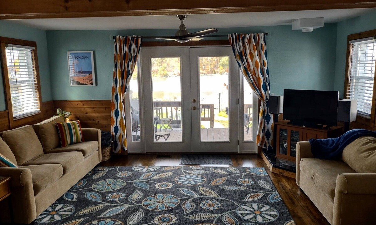 Shoreland House | Waterfront home for 2! 2 decks, 2 kayaks,hottub, dock, grill, firepit, wifi, a/c