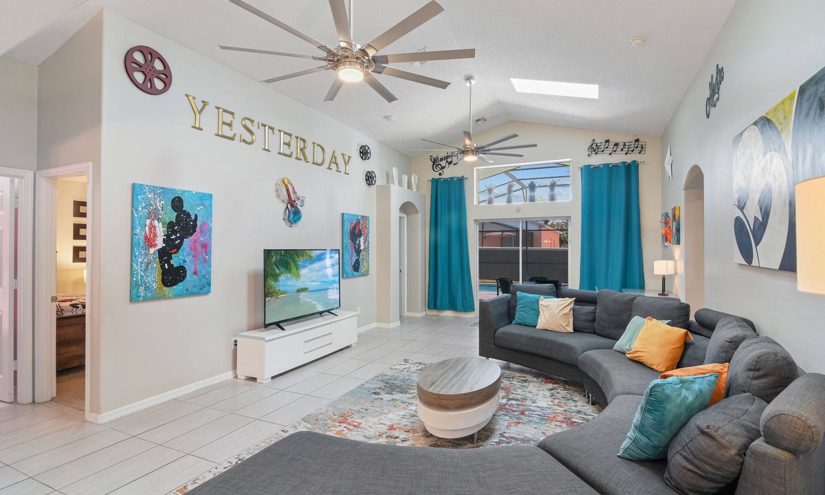 Windsor Palms House | Welcome to The Yesterday Villa, Private South Facing Pool, 3 Miles from DISNEY
