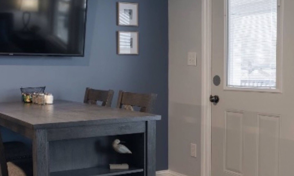 Millersport Apartment | Welcome to unit #4 (upstairs) The “Inn” at Buckeye Lake - On the Water!