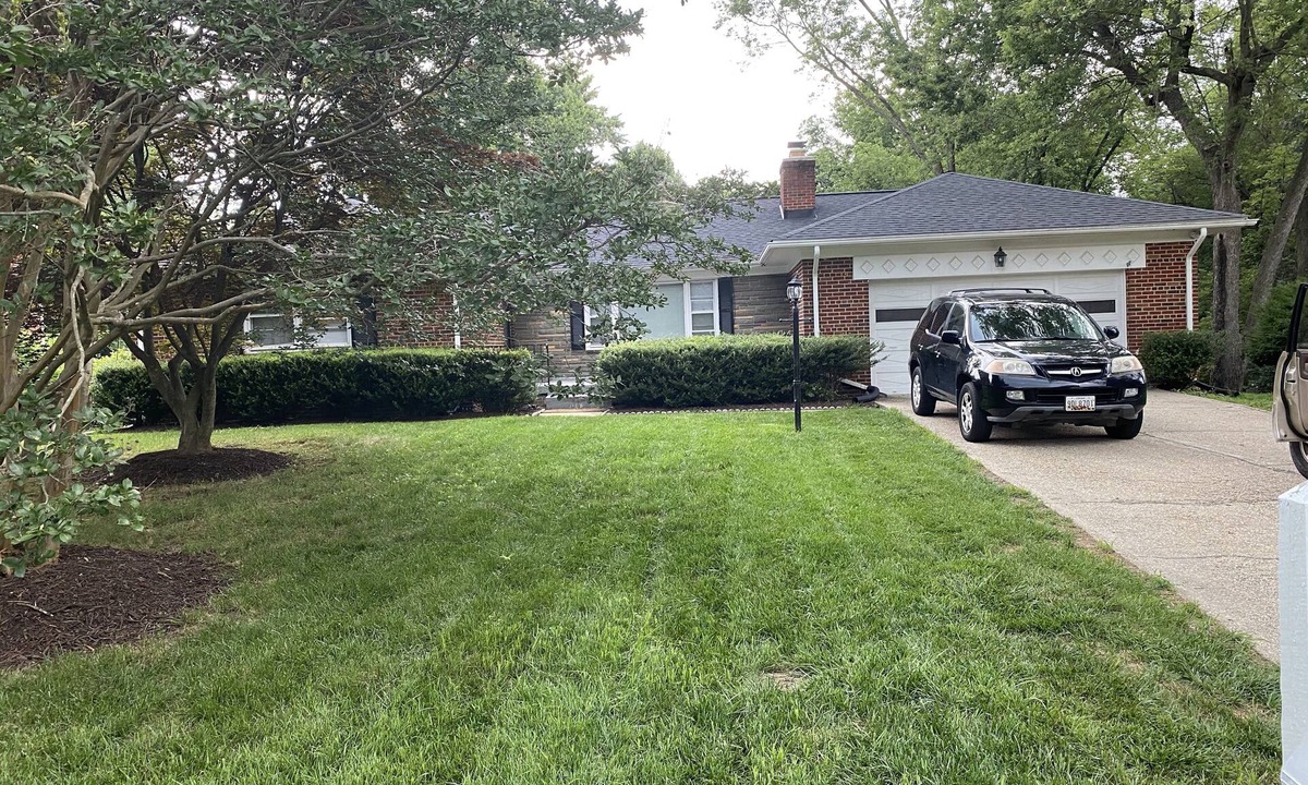 White Oak House | Welcome to your cozy cleaned home with 7 rooms, 10 beds, and 3 full bathrooms