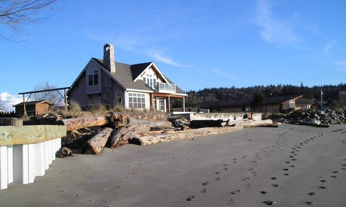Maxwelton House | Whidbey Island Beach Front Vacation Home