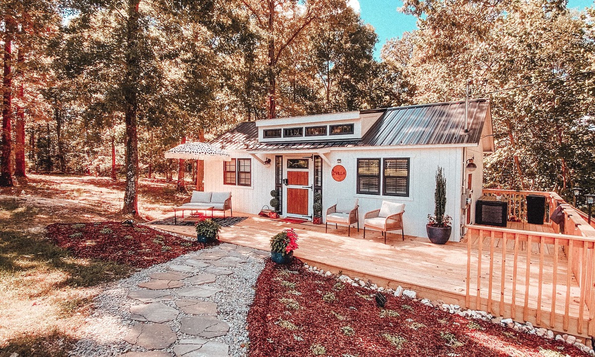 Camden Villa | Whistling Acres Villa 2, Luxury 1BR Near TN River