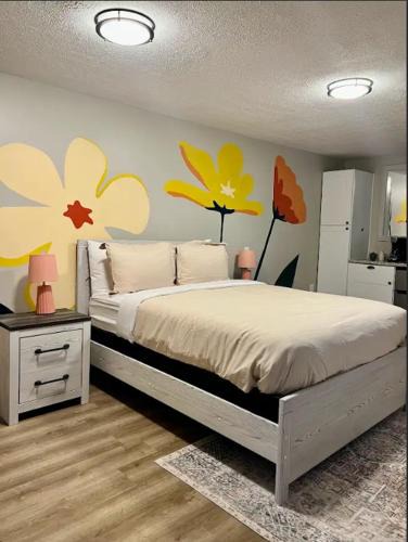 Townsend Hotel | Wildflower Room At The Trailblazer Unit 11