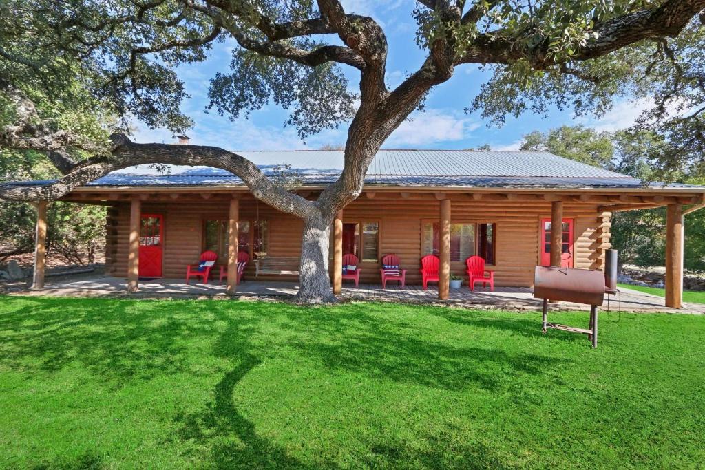 Wimberley Log Resort | Wimberley