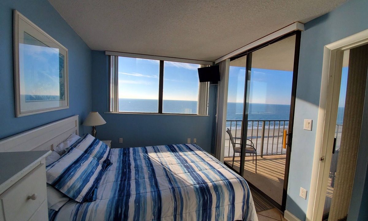 Crescent Beach Condo | Wonderful 2BR/2BA-Top Floor-Oceanfront Corner Unit - Vacation Fun Awaits!
