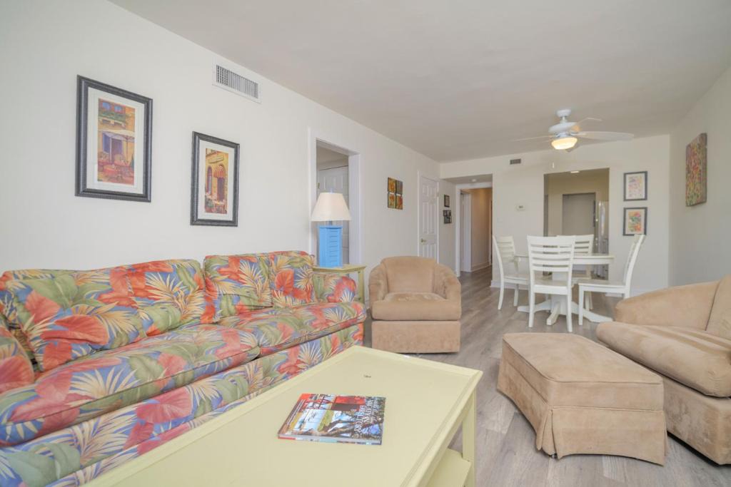 Hilton Head Apartment | Xanadu 19-A, 2 Bedroom, Sleeps 6, Walk to Beach, Large Pool, Free Tennis