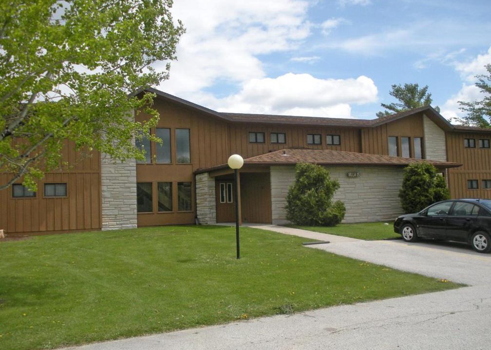 Mishicot Apartment | Year-Round Relaxing Golf Resort and Conference Center