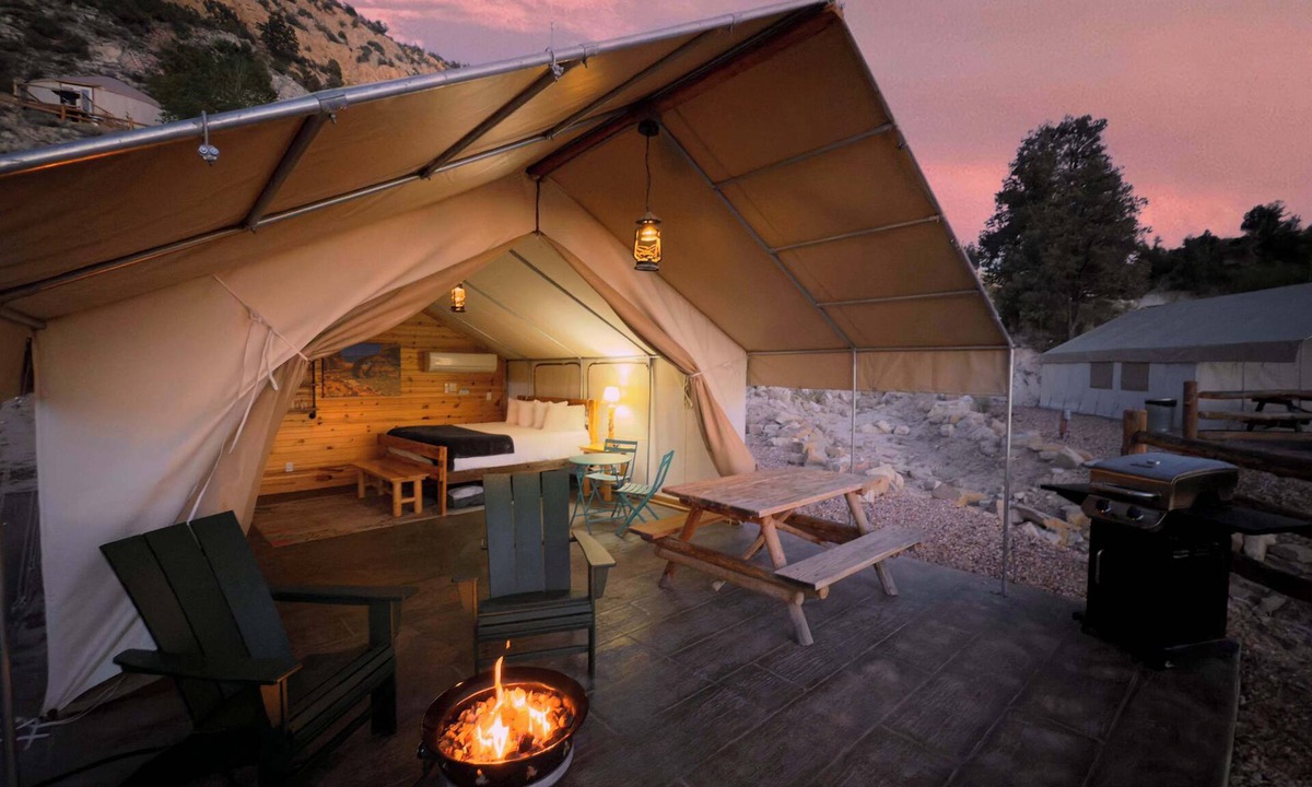 Orderville House | Zion Glamping Tent #6 with AC, Heat & Private Bath