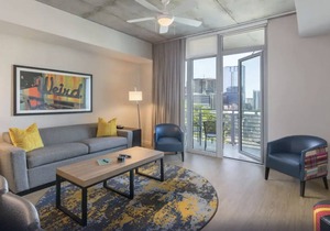 1 Bdrm Condo in Austin w/ Kitchen + Rooftop Pool