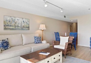 117C Edgewater Inn