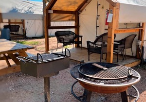 #12 Son's River Ranch - Glamping Cabin w/2 Queen Beds