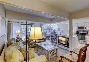 189 Beachwalk - Located in Shipyard Plantation and a quick walk to the ocean.