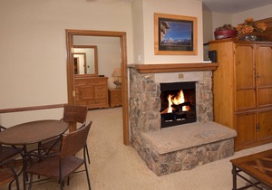 2 Bedroom/2 Bathroom Chapel Square by RedAwning