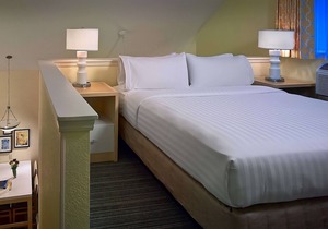 2 Comfortable Units! w/ Parking, Pets Allowed Near Children's Museum of Memphis!