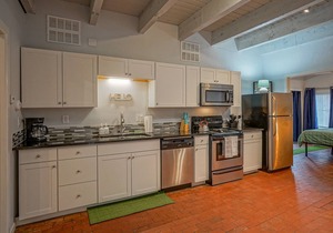 #2 in Old Town, 2bd/2ba, near I-40