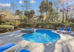 2 Red Cardinal ~Pet Friendly 6Br, Steps to the Beach and Sea Pines Beach Club