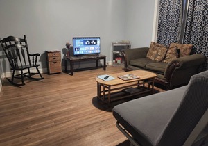 #2 *Simple Stay* UPSTAIRS APT Downtown Bayfront McGee Beach Sphon Shoreline HOSP