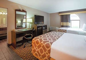 2-Star Hotel ∙ Baymont by Wyndham Northwood
