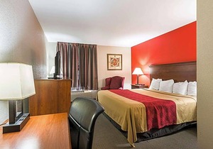 2-Star Hotel ∙ Econo Lodge Andrews AFB