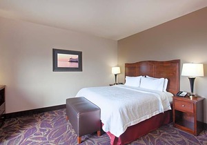 2-Star Hotel ∙ Hampton Inn Seattle/Everett Downtown