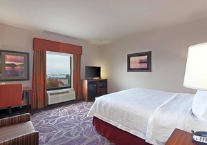 2-Star Hotel ∙ Hampton Inn Seattle/Everett Downtown