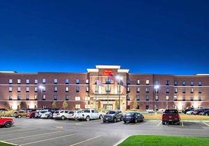 2-Star Hotel ∙ Hampton Inn & Suites Ann Arbor West