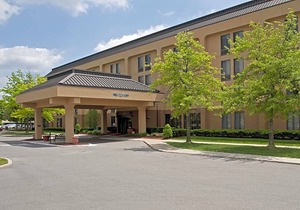 2-Star Hotel ∙ Hampton Inn Ann Arbor - North