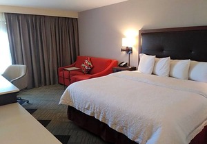 2-Star Hotel ∙ Hampton Inn Taos
